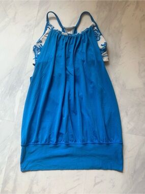 Lululemon size 4 tank with built in bra